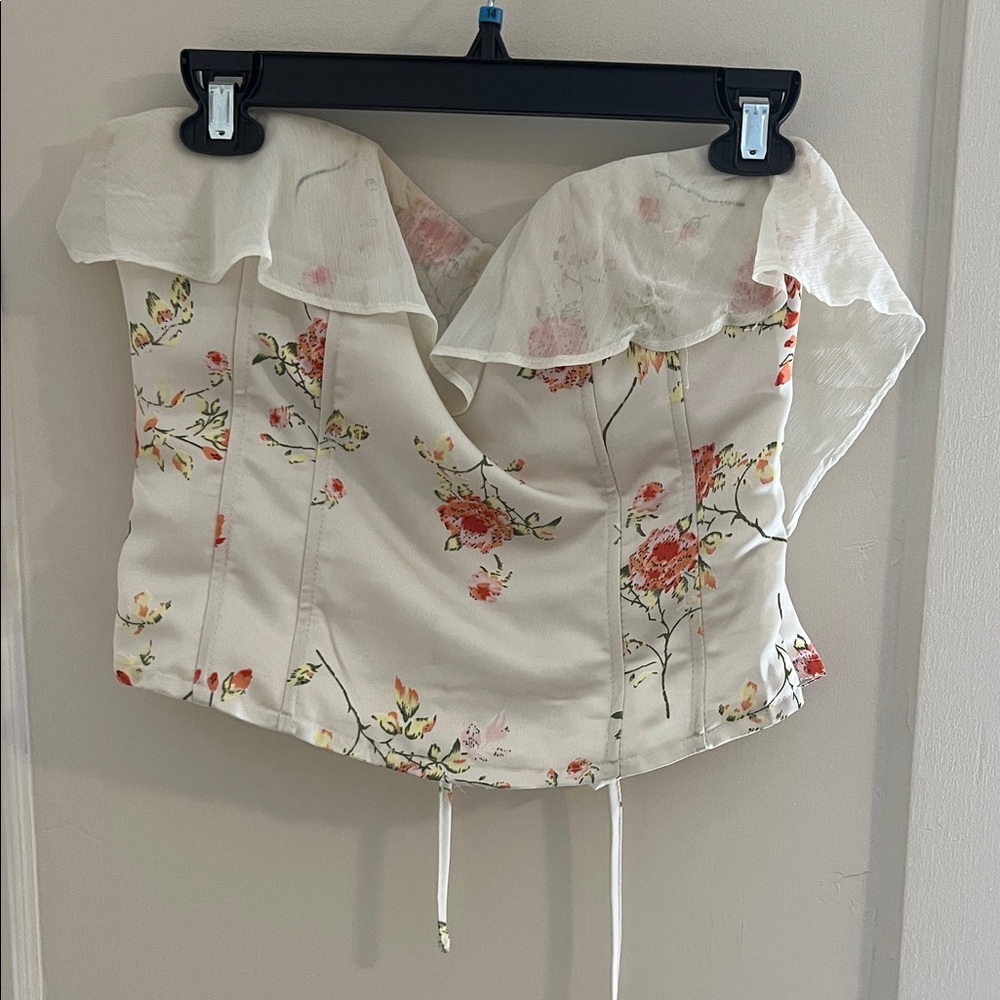 White Floral Ruffle Blouse perfect condition
